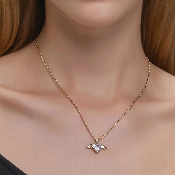 💖 2/$30 Gold tone dainty heart charm necklace rhinestone wings pendant boho - Picture 1 of 11